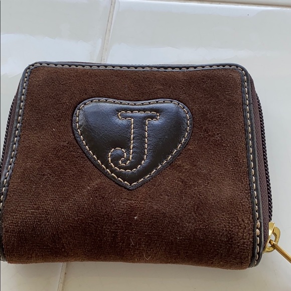 Juicy Couture Brown Velour Zip Wallet - Picture 2 of 8